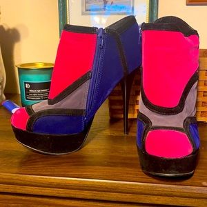 Funky Chic multi colored Heel